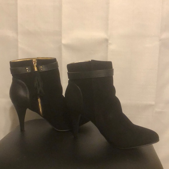 Black and gold healed boots - Picture 2 of 4